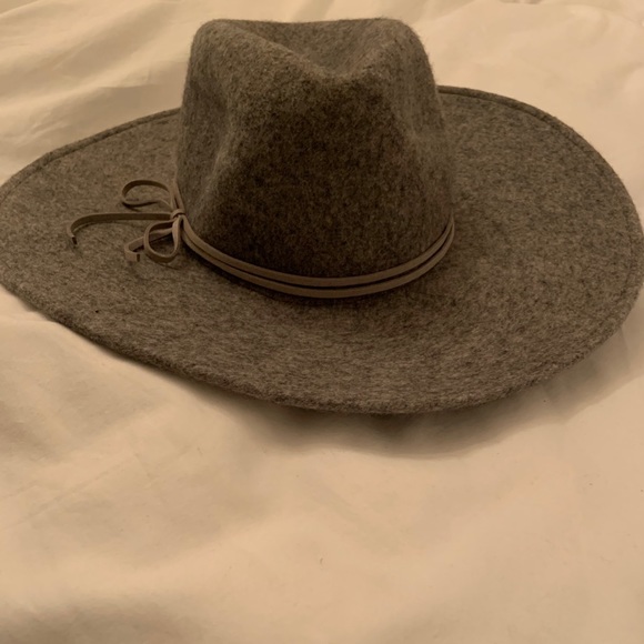 CLUB MONACO -HAT ATTACK hat - Picture 3 of 3